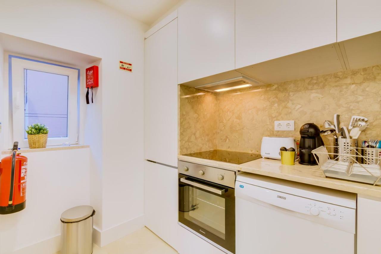 Casa Dos Doutores, A Cozy Apartment In Lissabon Buitenkant foto